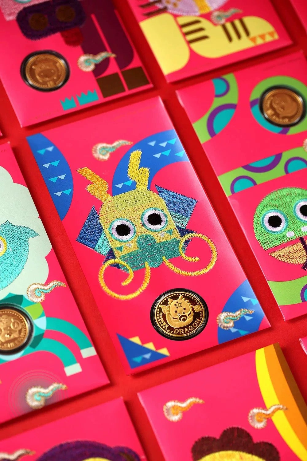 One Piece High-end Year of the Horse Gold Commemorative Coin Red Envelope with Chinese Zodiac Embroidery, Perfect as a New Year Gift