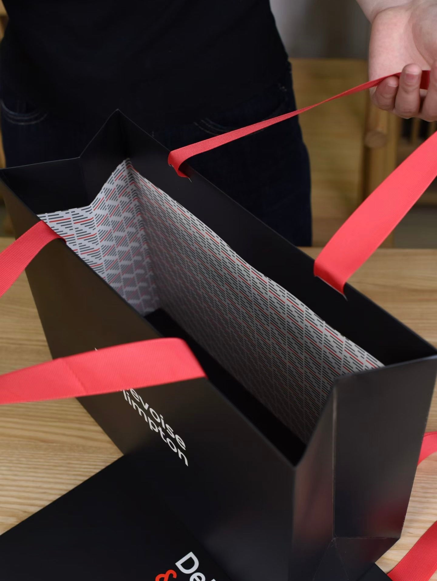 Designed & Custom Paper Bags｜Your Exclusive Brand Packaging Solution